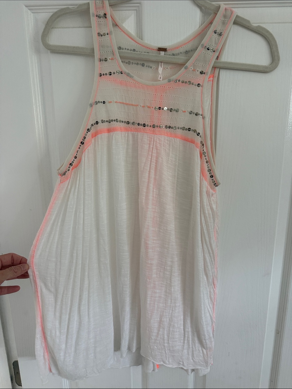 Free people gold tag flowy tank top Women's White Sleeveless Beaded size medium